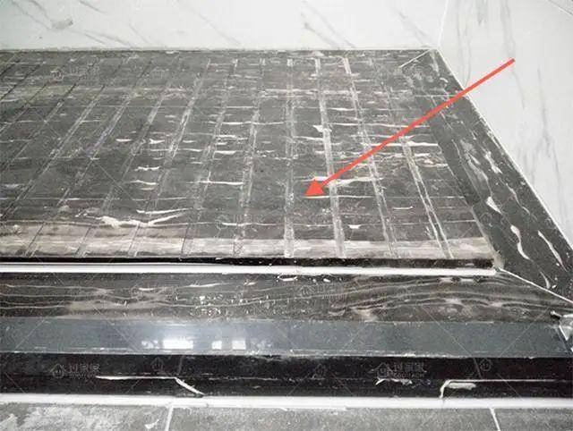 看酒店淋浴房都做的拉槽,也跟着做,结果现在后悔了,想砸了重做