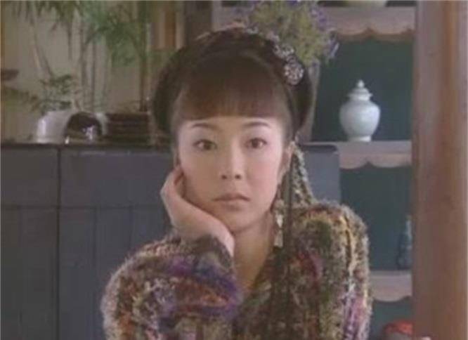 还记得《魔幻手机》里的肖楚楚吗？她如今长这样_刘希