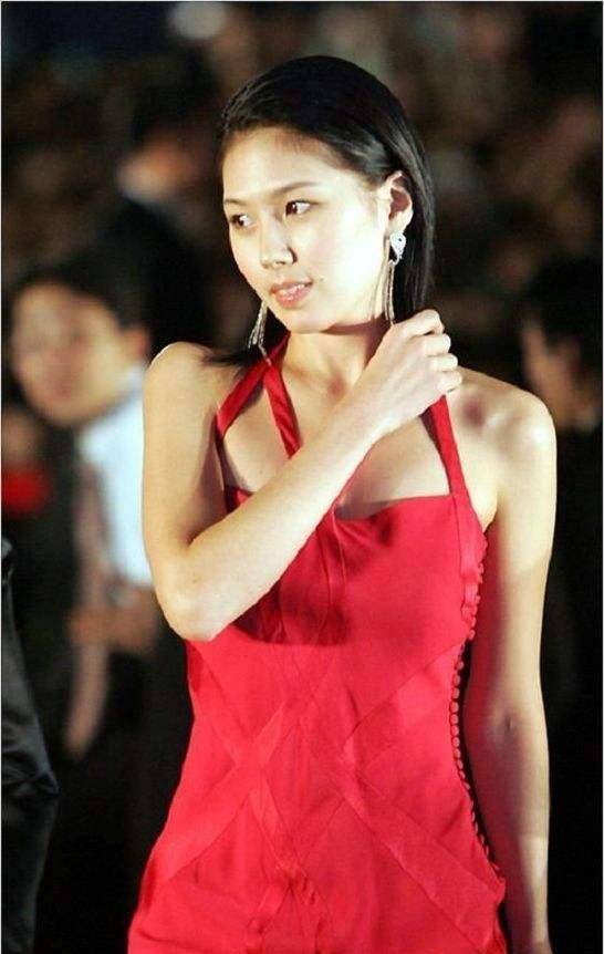 李恩珠出席颁奖典礼图片