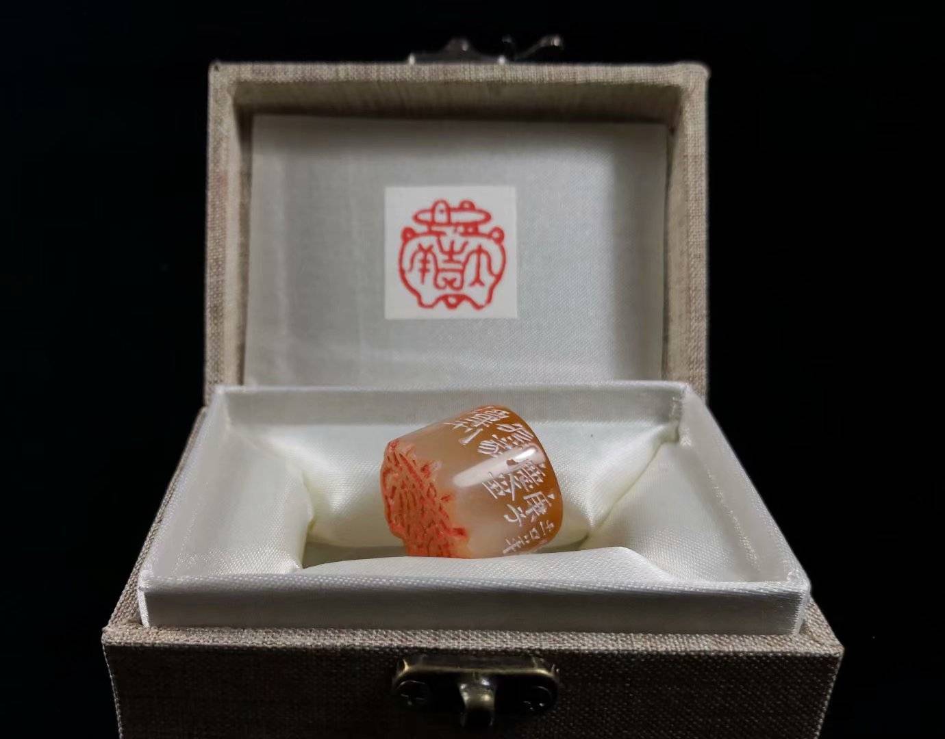 印文:大吉羊(祥)印面作鼎形.