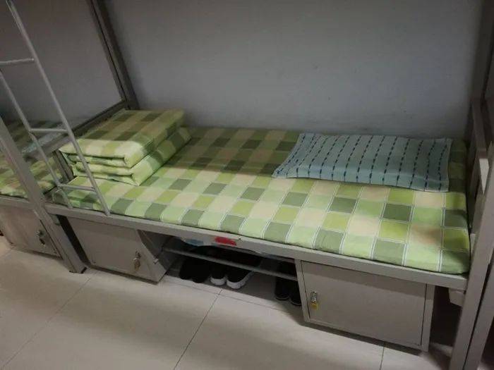 河北衡水滨湖新区志臻中学校园里的"常规"