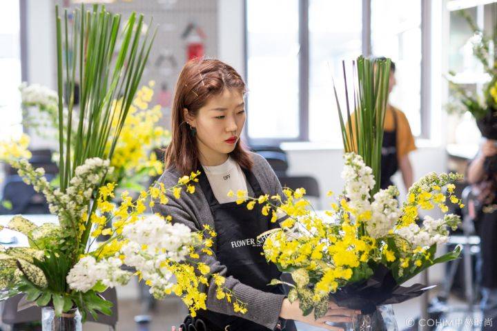 花艺师该如何将鲜花和包装纸完美的搭配?