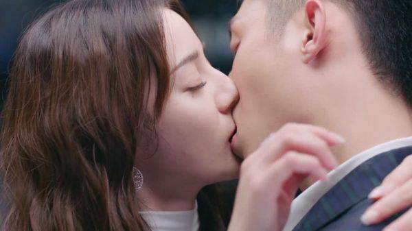 原创幸福触手可及周宋热吻甜爆了妈妈突然袭击五三如何