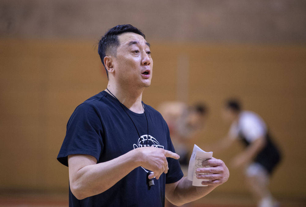 王非:队员思想和训练都准备的不错 全华班是挑战也是机会