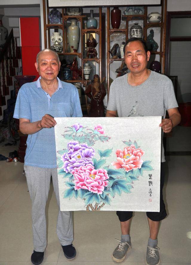 开封城摞城画院组织书画名家开展笔会