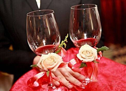 婚礼上的葡萄酒
