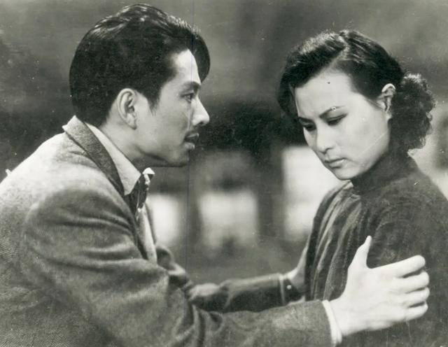 美男子冯喆的悲剧人生49岁死因成谜妻子不与他合葬