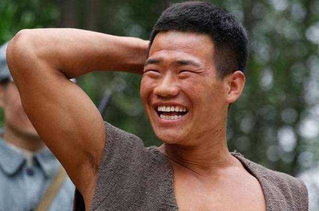 原创嘎子哥与主办方当街争执遭到网友吐槽迟早毁了自己