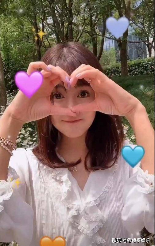 原创张子萱晒老公视角比心秀恩爱花式卖萌少女感爆棚