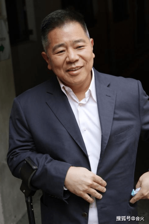 打败许晋亨,娶走香港第一美女,他身价百亿却零绯闻_黎姿黎