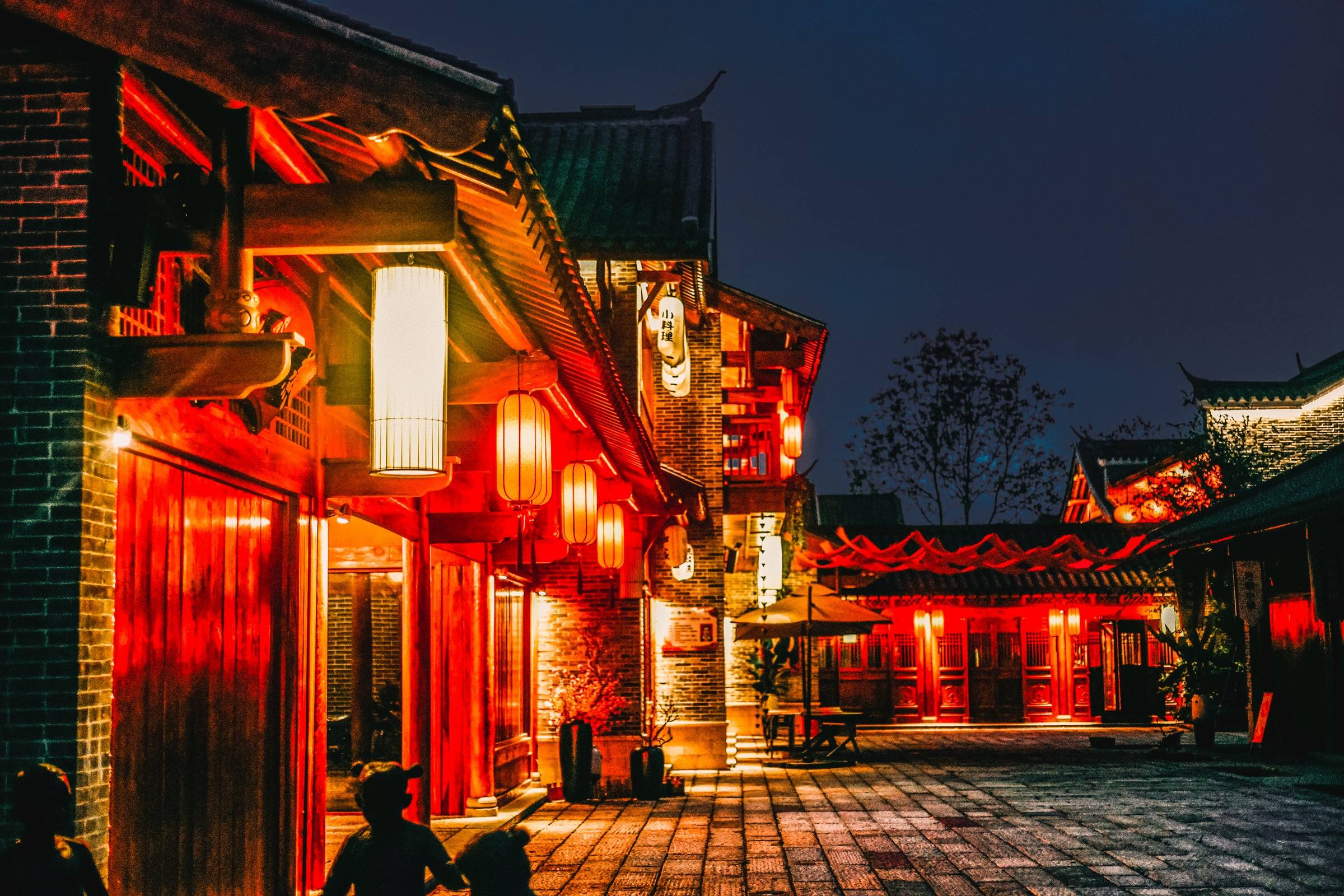 湖北启动文旅小镇旅游节 百万网友在线观看直播
