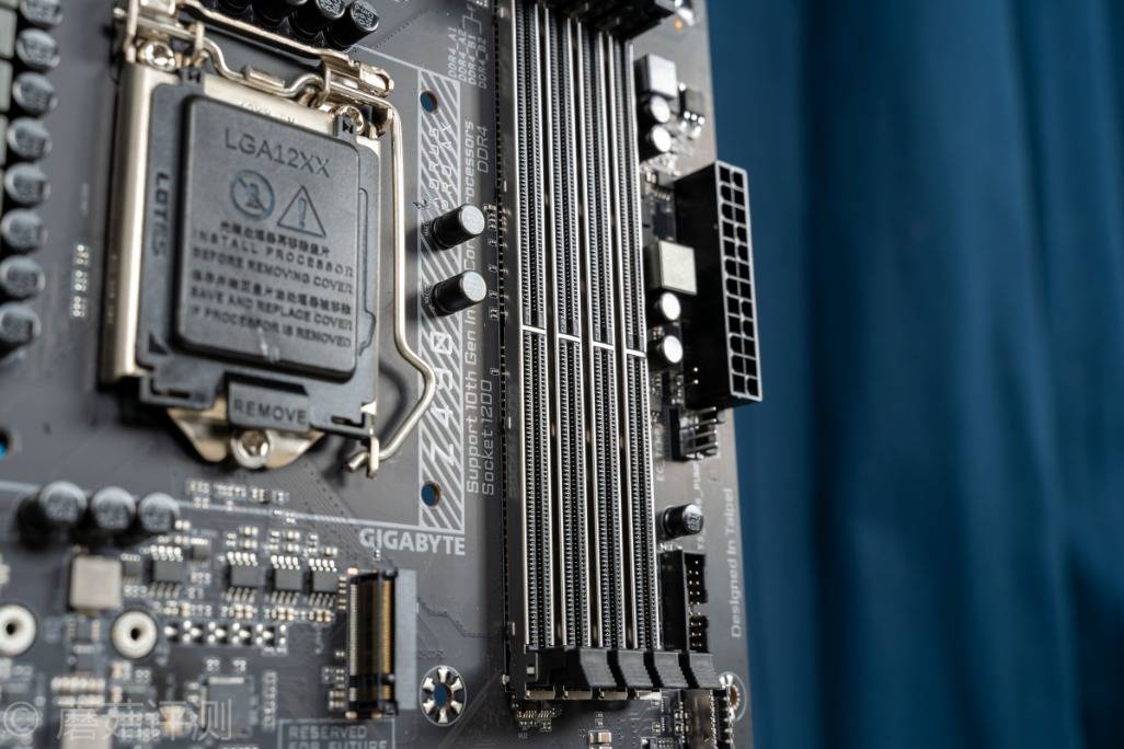 依然是标杆级的高端主板,技嘉(gigabyte)z490 aorus pro ax 小雕pro