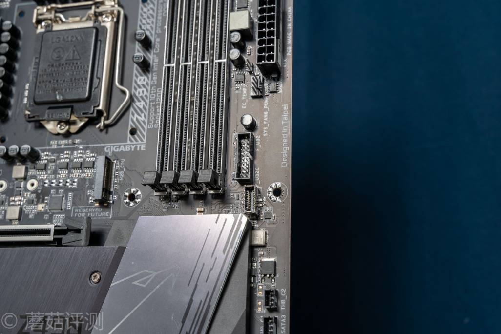 依然是标杆级的高端主板,技嘉(gigabyte)z490 aorus pro ax 小雕pro