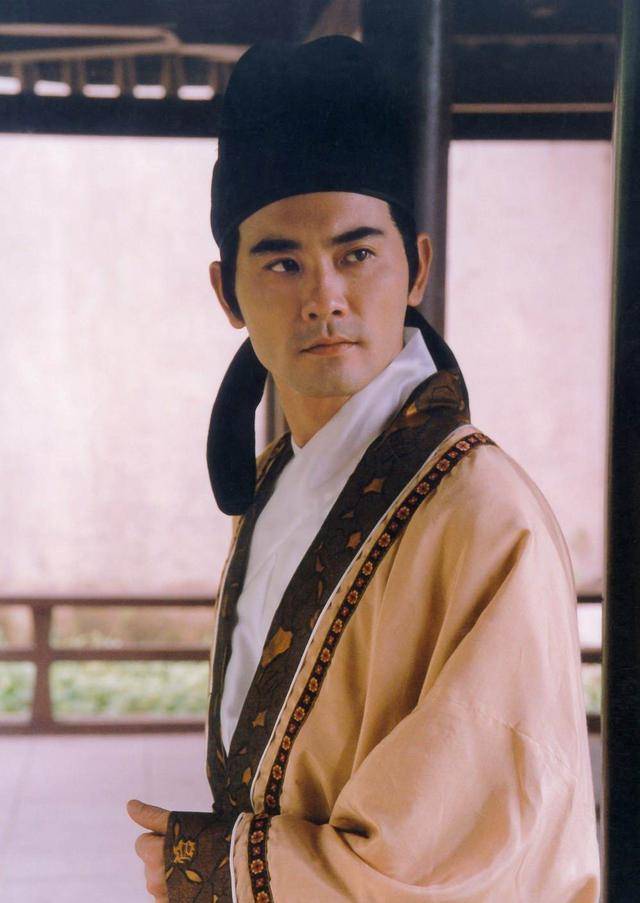 60岁美男子赵文瑄父母双亡至今单身与哥哥一家相依为命