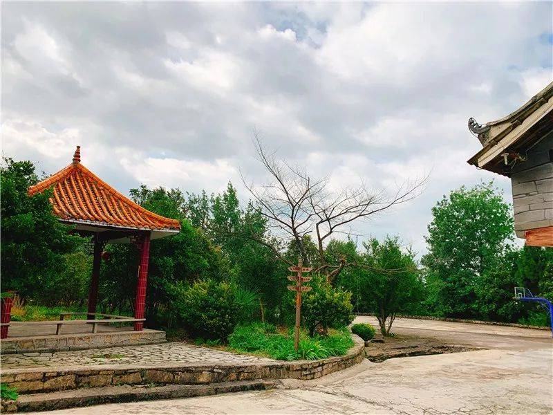 被天降火球击中后,李连杰认其为干妈,贵州赵神仙避暑康养包吃住82元起