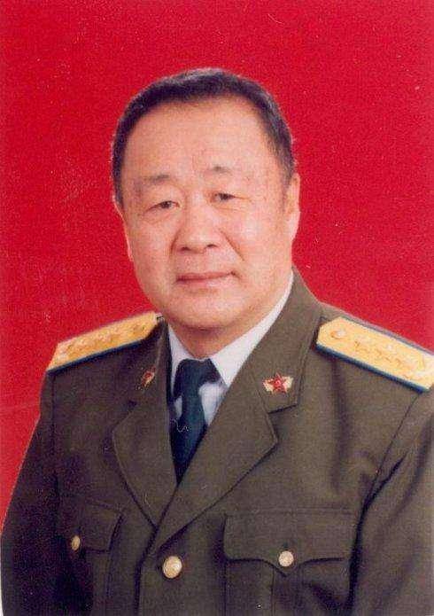 野战军唯一的第五纵队,司令员是中将,两位年轻的战士后都成上将_万毅