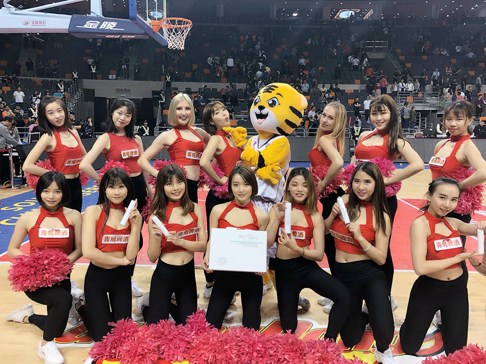 2018-2019年cba赛季,水美姿携手舞时尚为广大东莞银行助力