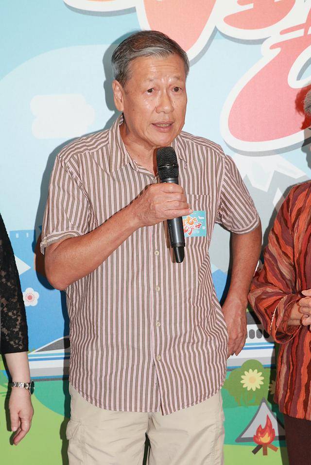 刘江在香港娱乐圈内德高望重,特别在电视圈内,人人见到他都会尊称他