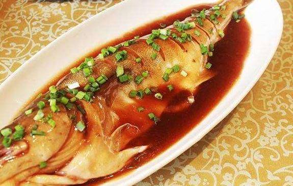 鲈鱼这样做,味道好吃到爆,每次都光盘