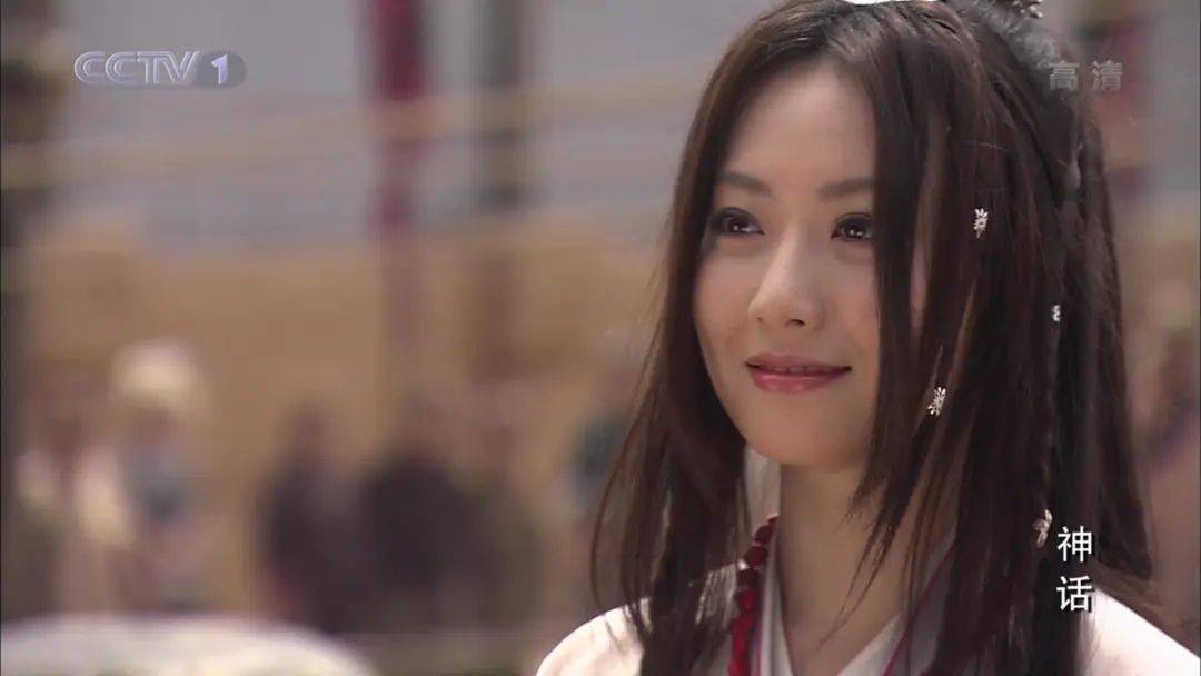 白冰给人深刻印象角色是《神话》里的玉漱公主,她在秦王殿上一曲水墨