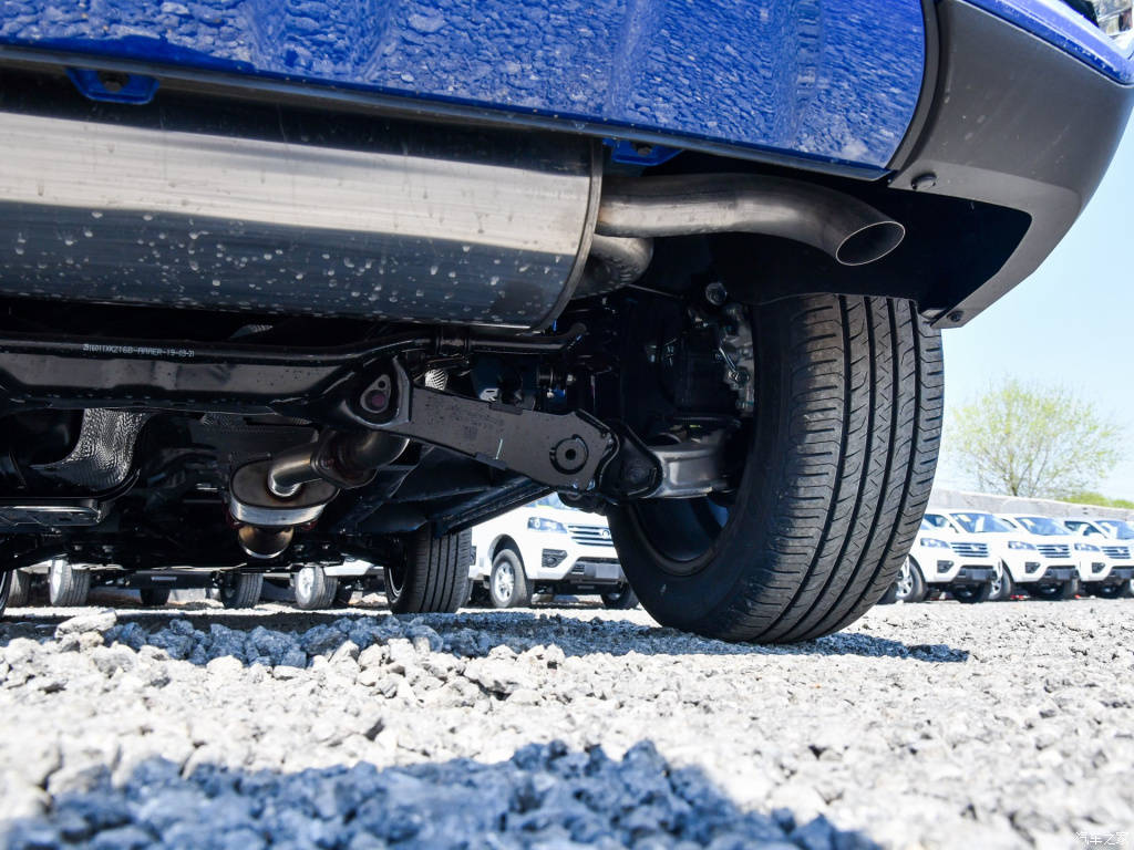 高颜值国产跨界suv66秒破百的哈弗f7x静态解析