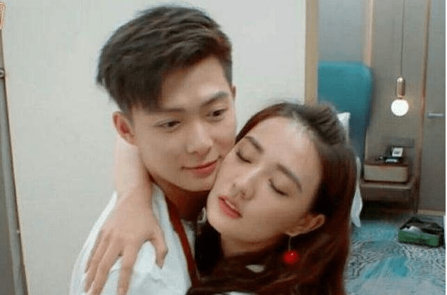 高调官宣恋情,如今已形同陌路,最不被看好的反而愈发恩爱了_纪凌尘