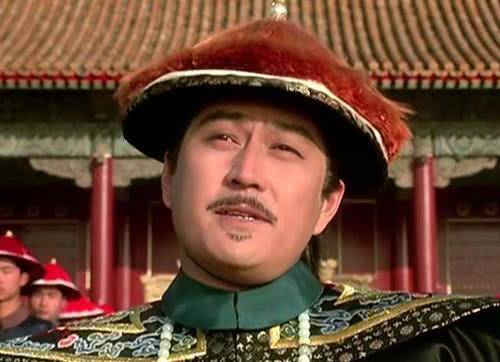 再来看看僧格林沁,"铁帽子王"这个殊荣可并不常见,清朝总共才有12位铁