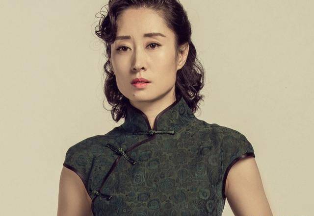 原创有种韵味叫刘敏涛的旗袍装,毫无身材可言,风情万种