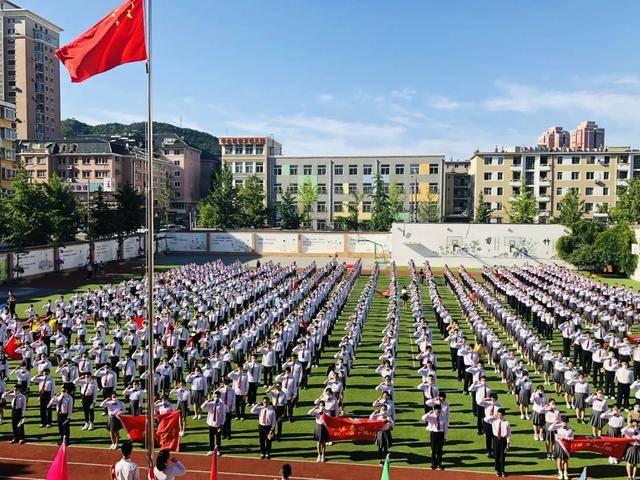 大连嘉汇中学图片