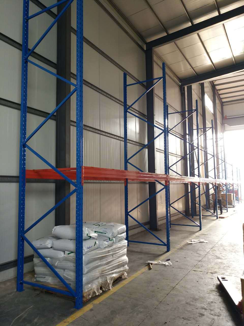 托盘式货架_重型物料架_产品摆放架