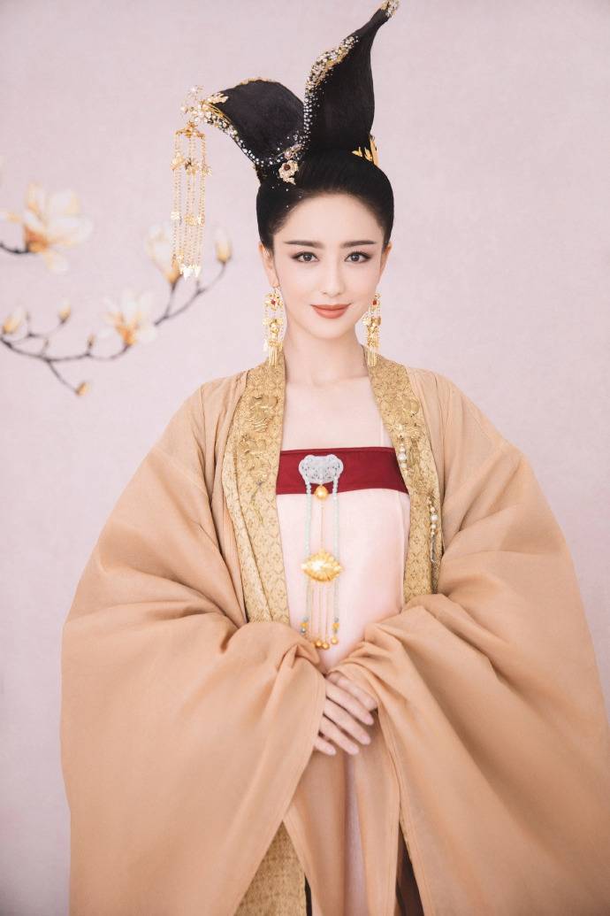 美呆了佟丽娅古装似画中人顾盼生姿