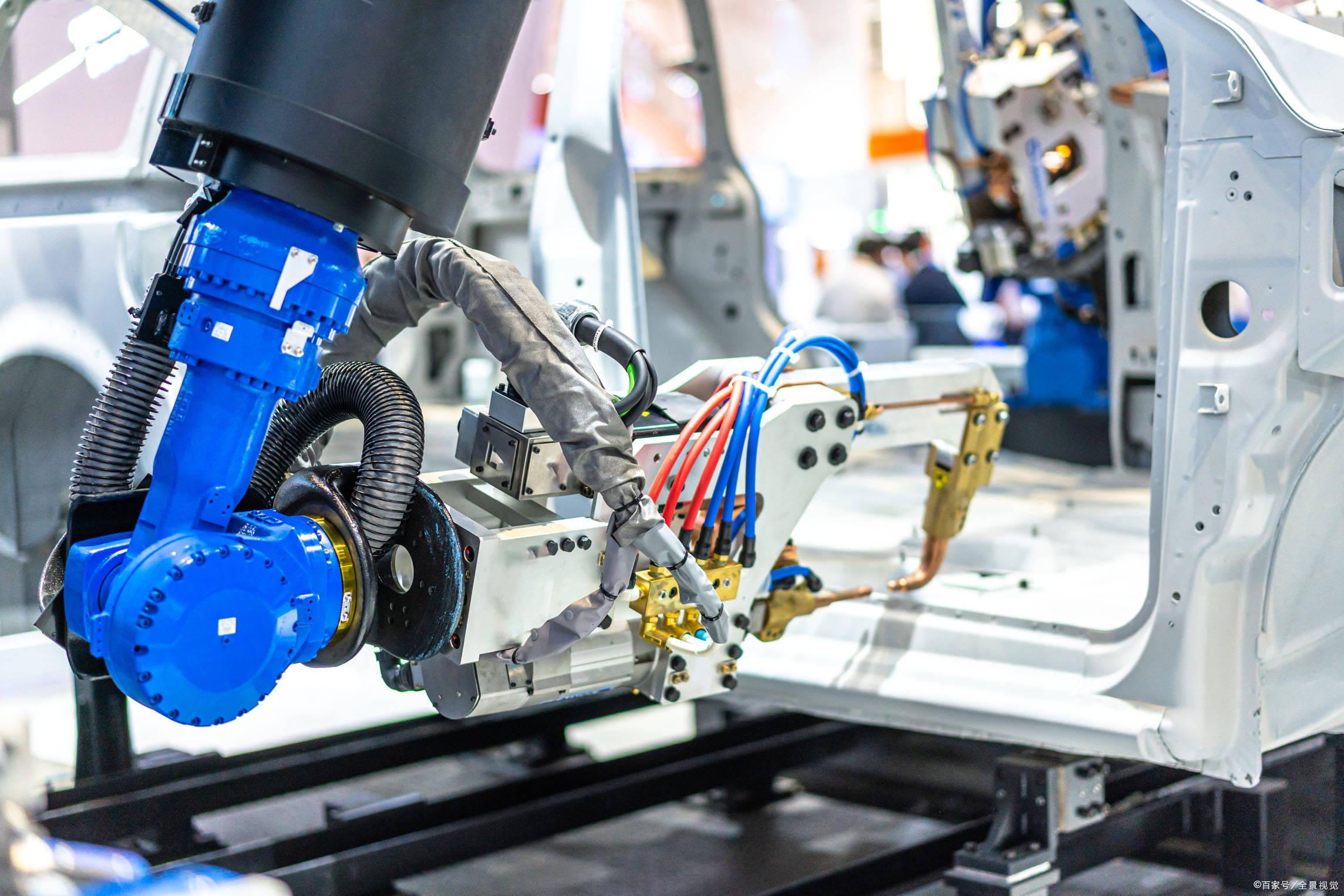 小型装配机器人中,"四轴scara机器人"是指"选择性装配关节机器臂",即