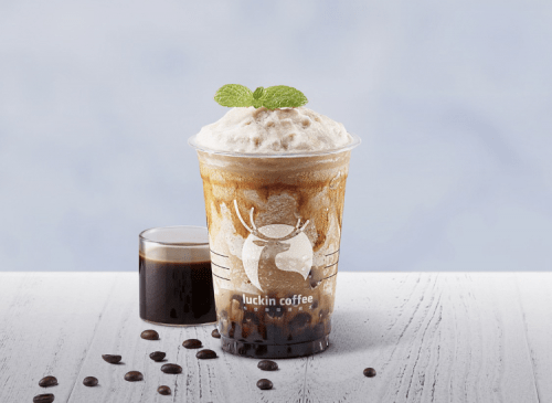 的三款新品瑞纳冰分别是陨石拿铁瑞纳冰,摩卡瑞纳冰和经典拿铁瑞纳冰