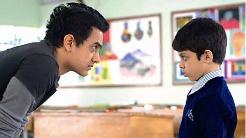 带你认识一个小男孩,看看他是不是大家眼中那颗耀眼的星星?_伊桑