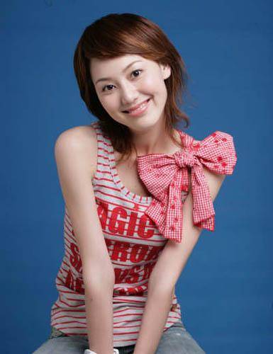 拍戏出道,搭档李咏红极一时,央视美女主持王冠为何"消失"了?