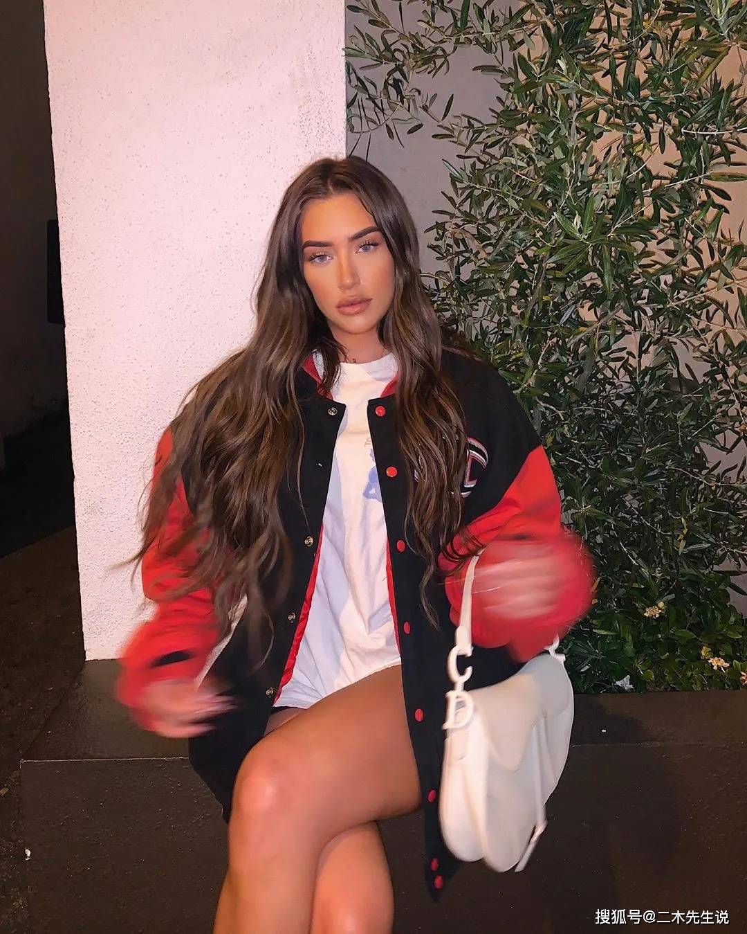 库兹马绯闻女友詹娜闺蜜anastasia近日ins撩人靓照