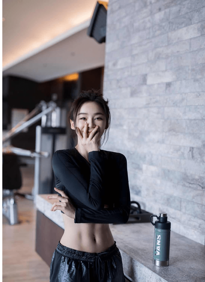 原创娱乐圈细腰大盘点赵丽颖蚂蚁腰好迷人吉娜56cm腰围细得不真实