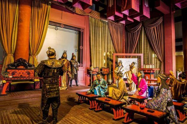 河南一皇宫走红,人称许昌曹氏"故宫",是斥资2.3亿的仿建