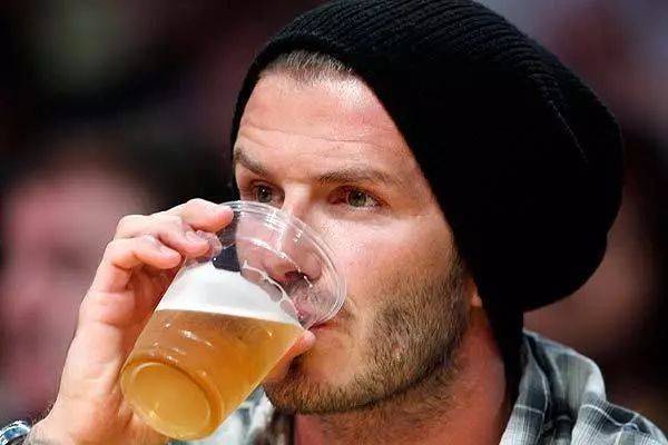 传说中的高级美食,冰岛臭味炸弹,你敢吃吗?