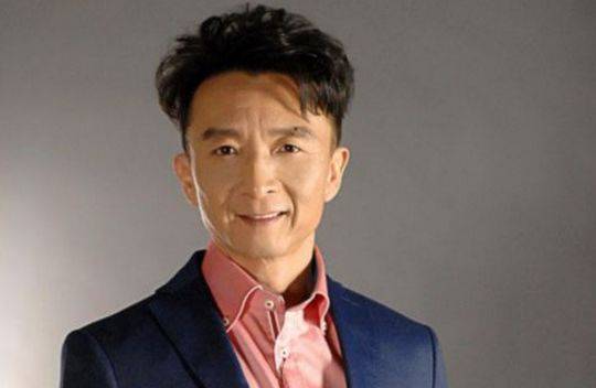 曾嫌他丑,当穿上西装后男神一67枚_刘波