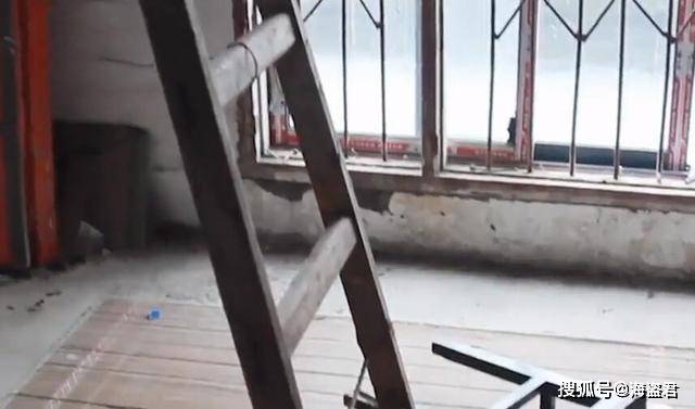 原创12岁男孩女装捆绑以诡异姿势死亡警方认定性窒息家长不服