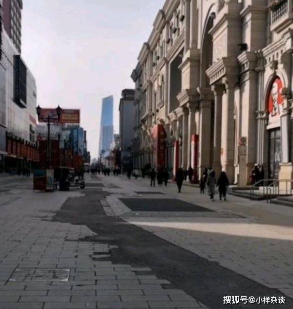 沈阳中街国家级步行街提升改造已经进入阶段,开始路面恢复!