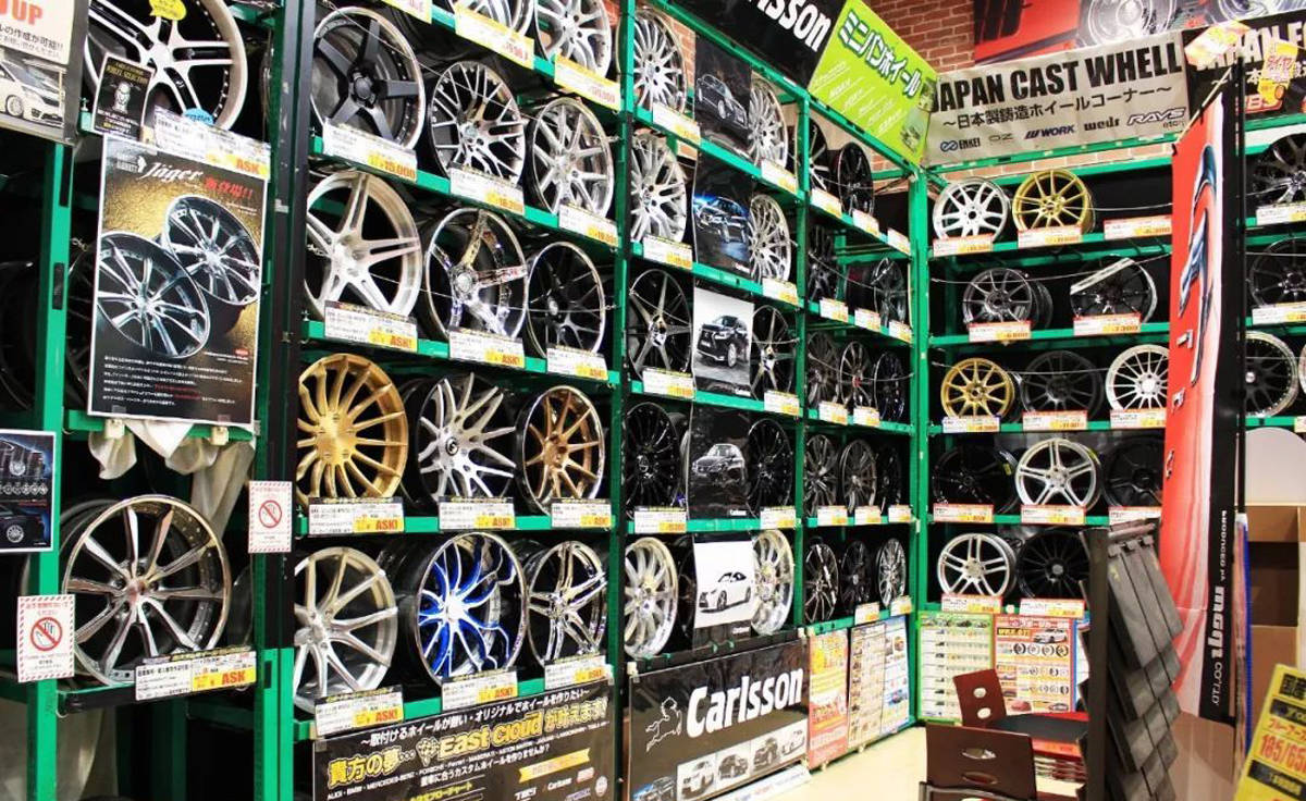 指的是日本本土市场,简单的说就是朝着日本本国汽车风格进化的改装,在