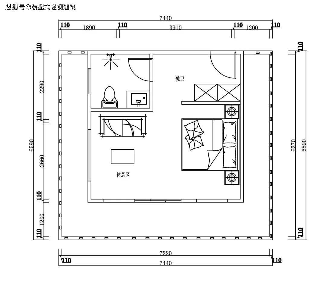 勝地,屋內設備一應俱全,箱體顏色也和周圍景色互相映襯,很有一番趣味