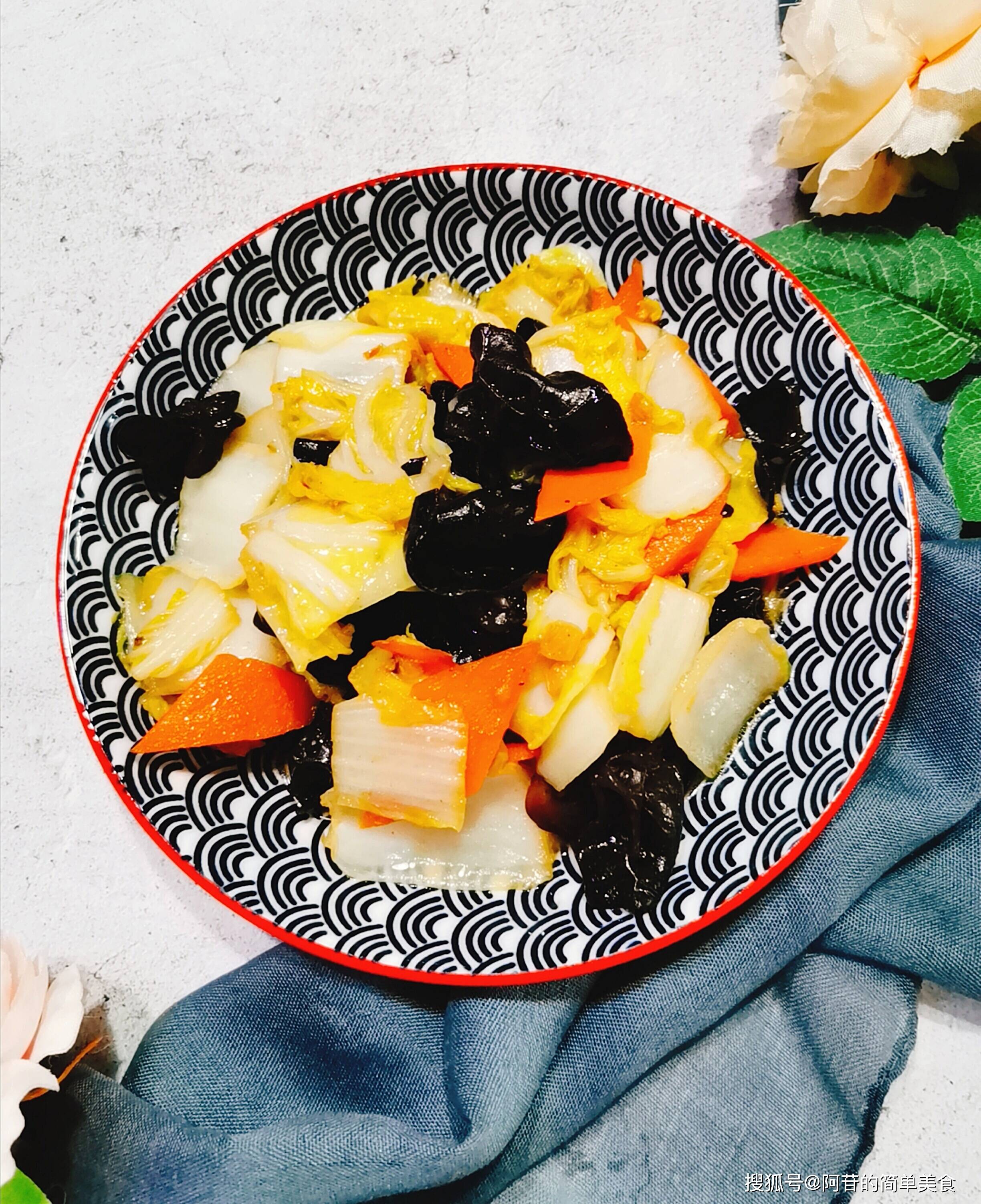 吃饭了!娃娃菜炒木耳,清爽又清肺的夏季小菜,好吃还不贵