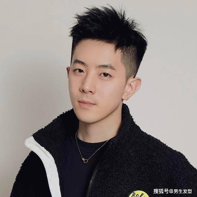 原创男生"锅盖头"发型过时了,夏天剪这4款才合适,青春阳光又帅气