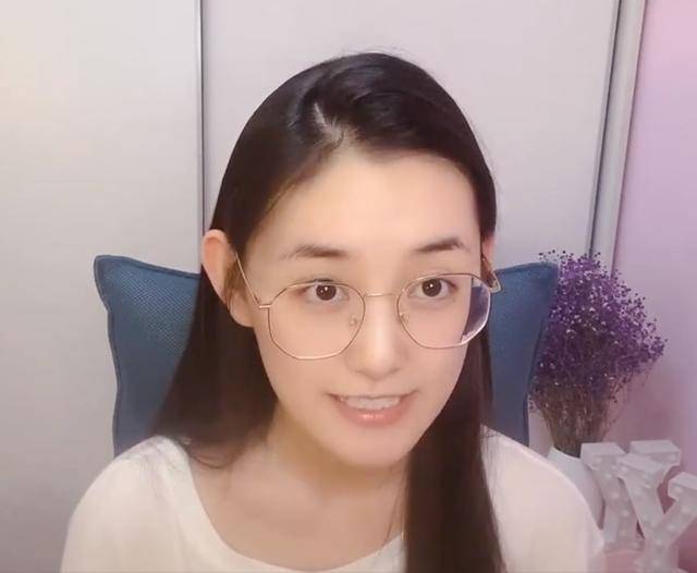 蒋依依,体重只有73斤,坦言:好身材靠"忌口",4种食物绝不吃