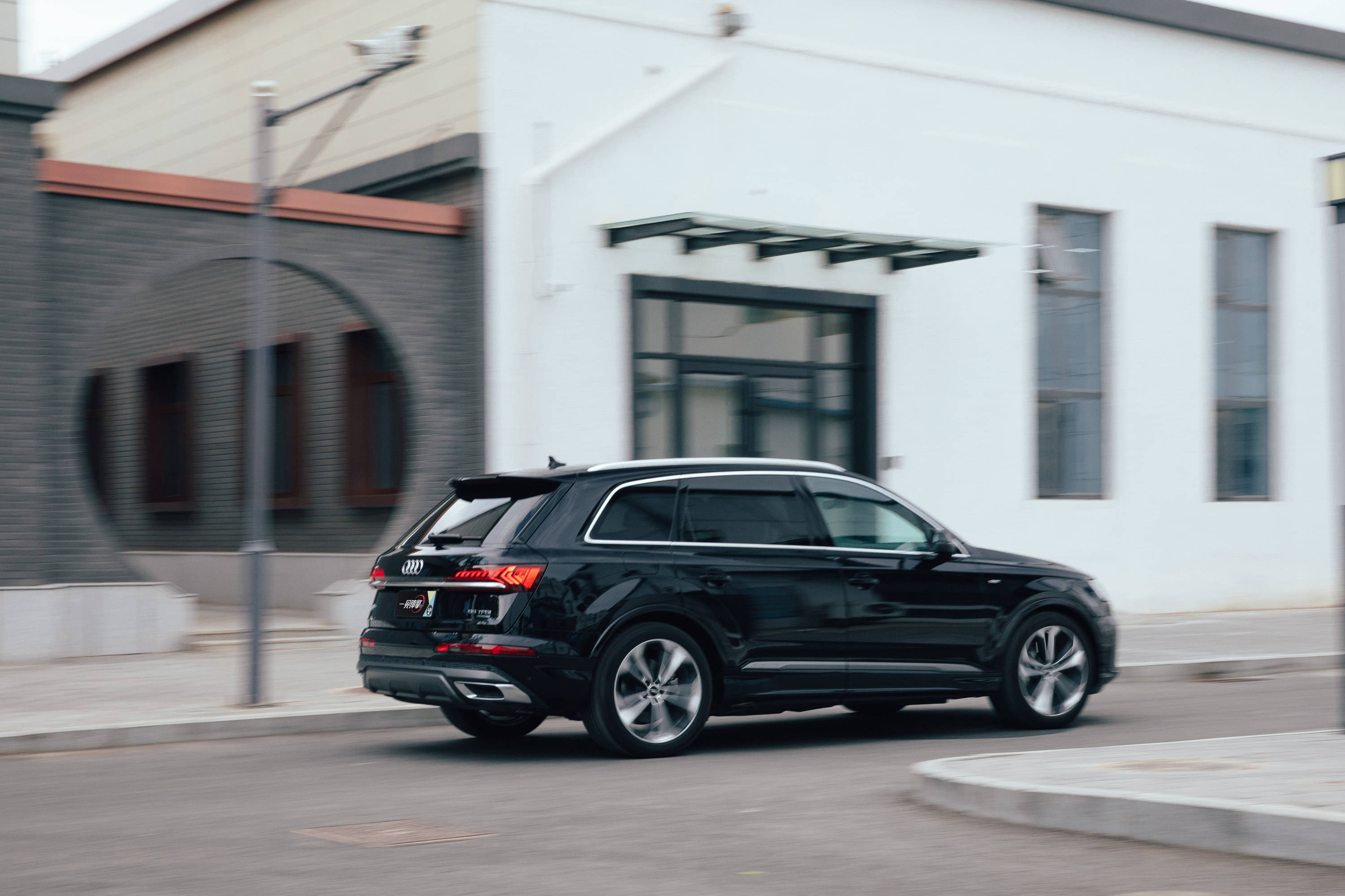 好饭不怕晚全新奥迪q7王者归来宝马x5尚能战否