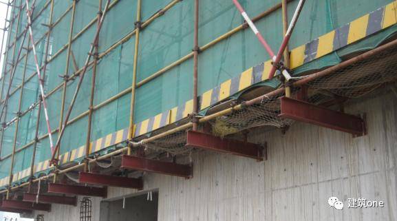 附着式型钢悬挑扣件式钢管脚手架