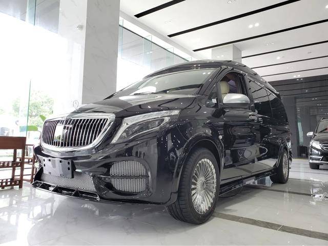 那小爱同学今天就给大家带来一款奔驰改装的豪华商务.